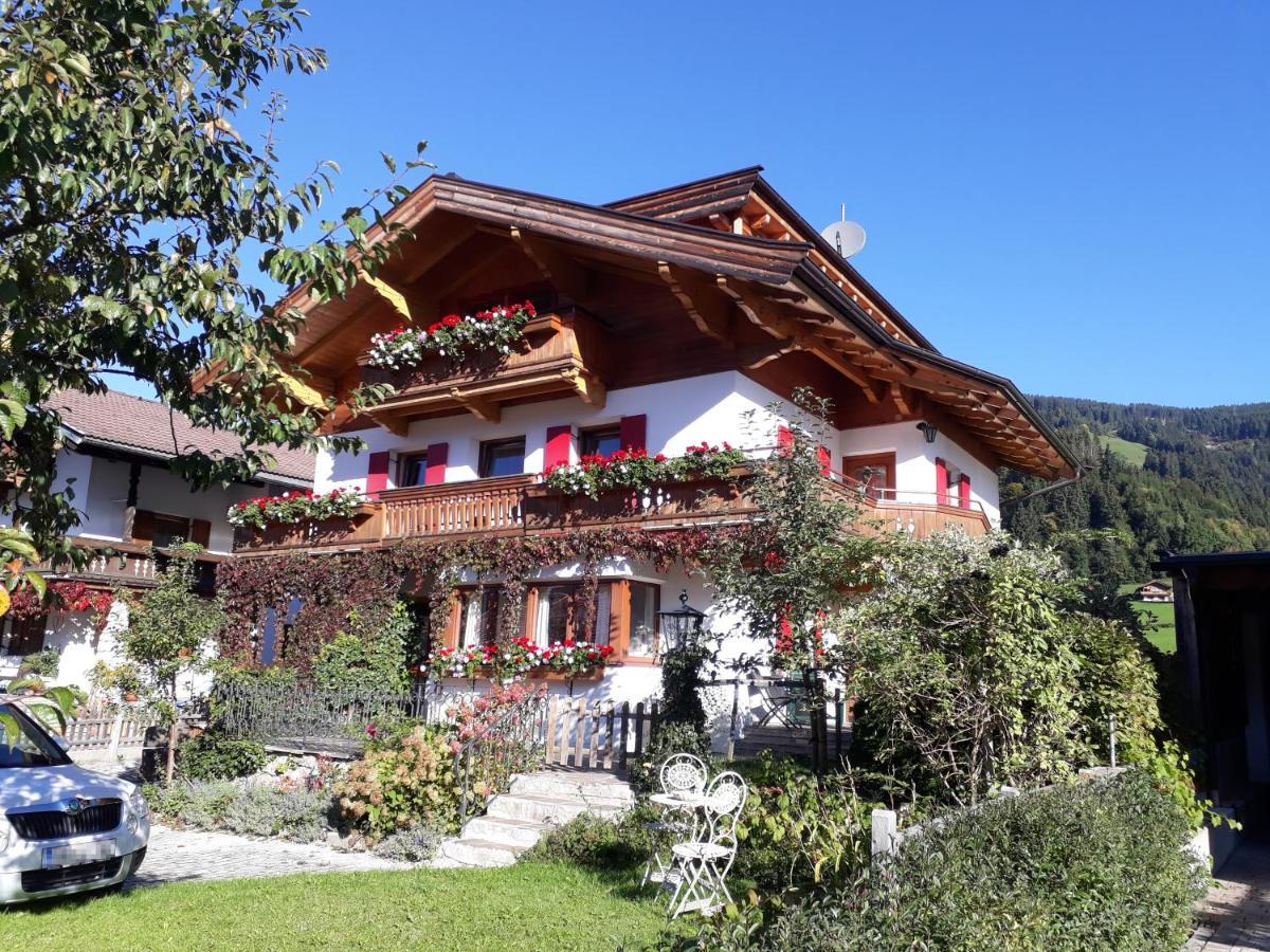 Haus Erika Apartment Brixen im Thale Exterior photo